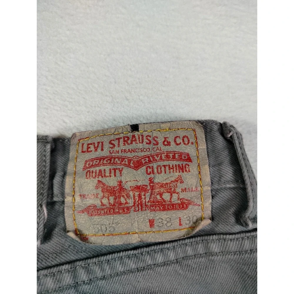 Levis provides closure